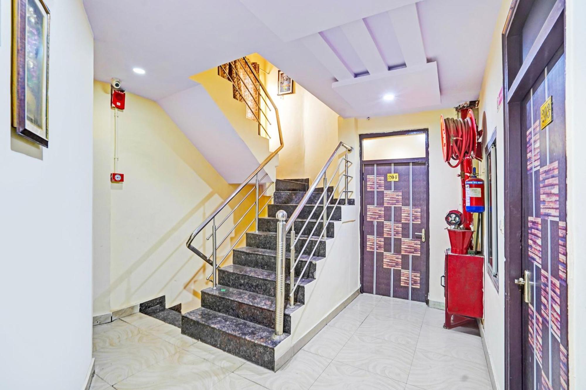 Super Hotel O Charbagh Formerly Khalsa Inn Lucknow Exterior photo